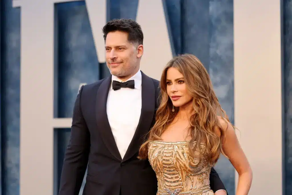 DESCOBRIRAM a FARSA em torno do RELACIONAMENTO de estrela de Hollywood: era tudo FINGIMENTO! 1 DESCOBRIRAM a FARSA em torno do RELACIONAMENTO de estrela de Hollywood