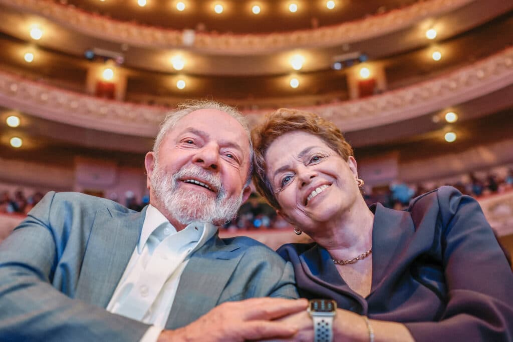 14º SALÁRIO em DEZEMBRO? O que há de VERDADE nisso? Fique ATENTO 1 Lula e dilma