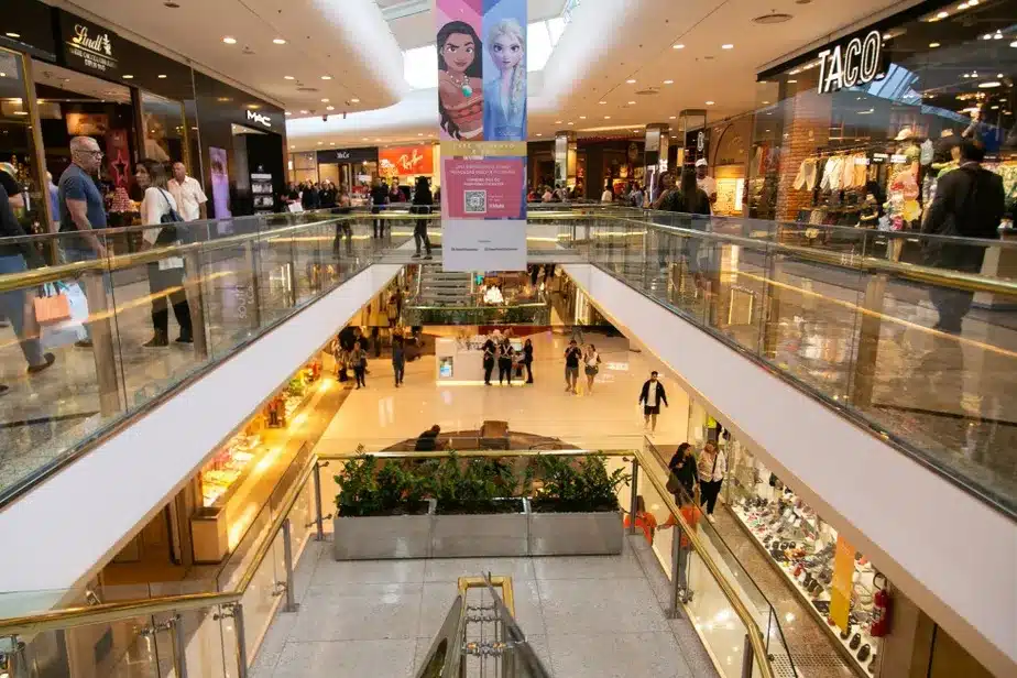 VAREJO EM CRISE: o que ACONTECEU com as AMERICANAS e com estes SHOPPINGS? 1 VAREJO EM CRISE o que ACONTECEU com as AMERICANAS e com estes SHOPPINGS