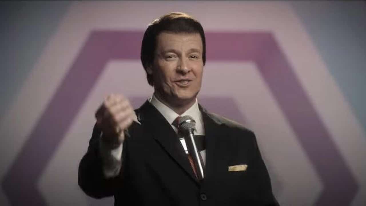 Veja detalhes da transformação de Rodrigo Faro em Silvio Santos.