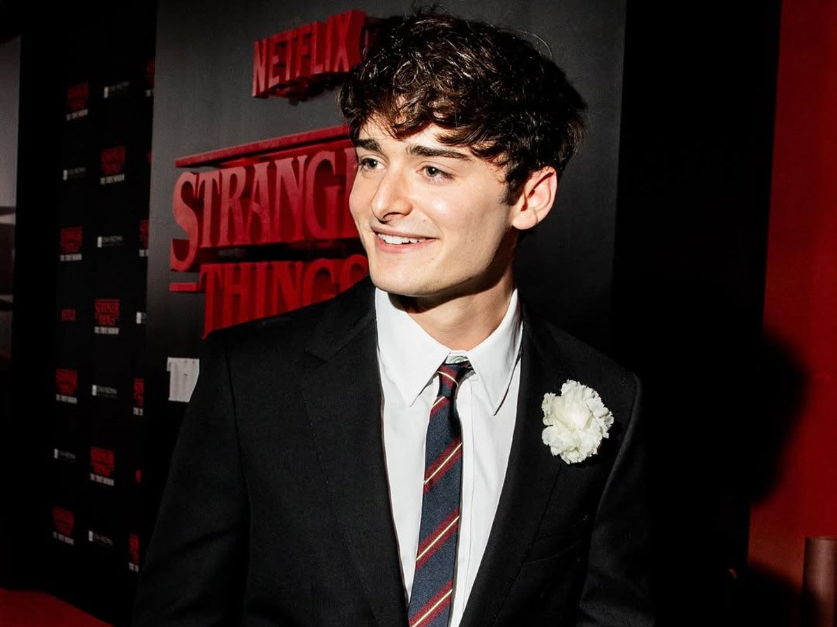 Ator de Stranger Things revela como foi se assumir antes da 5ª temporada 1 ator de stranger things revela como foi se assumir antes da 5 temporada