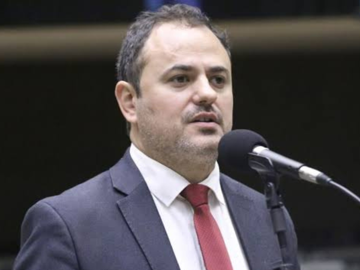 Glauber Braga ultrapassa 84 horas em jejum na Câmara em protesto 1 glauber braga ultrapassa 84 horas em jejum na camara em protesto