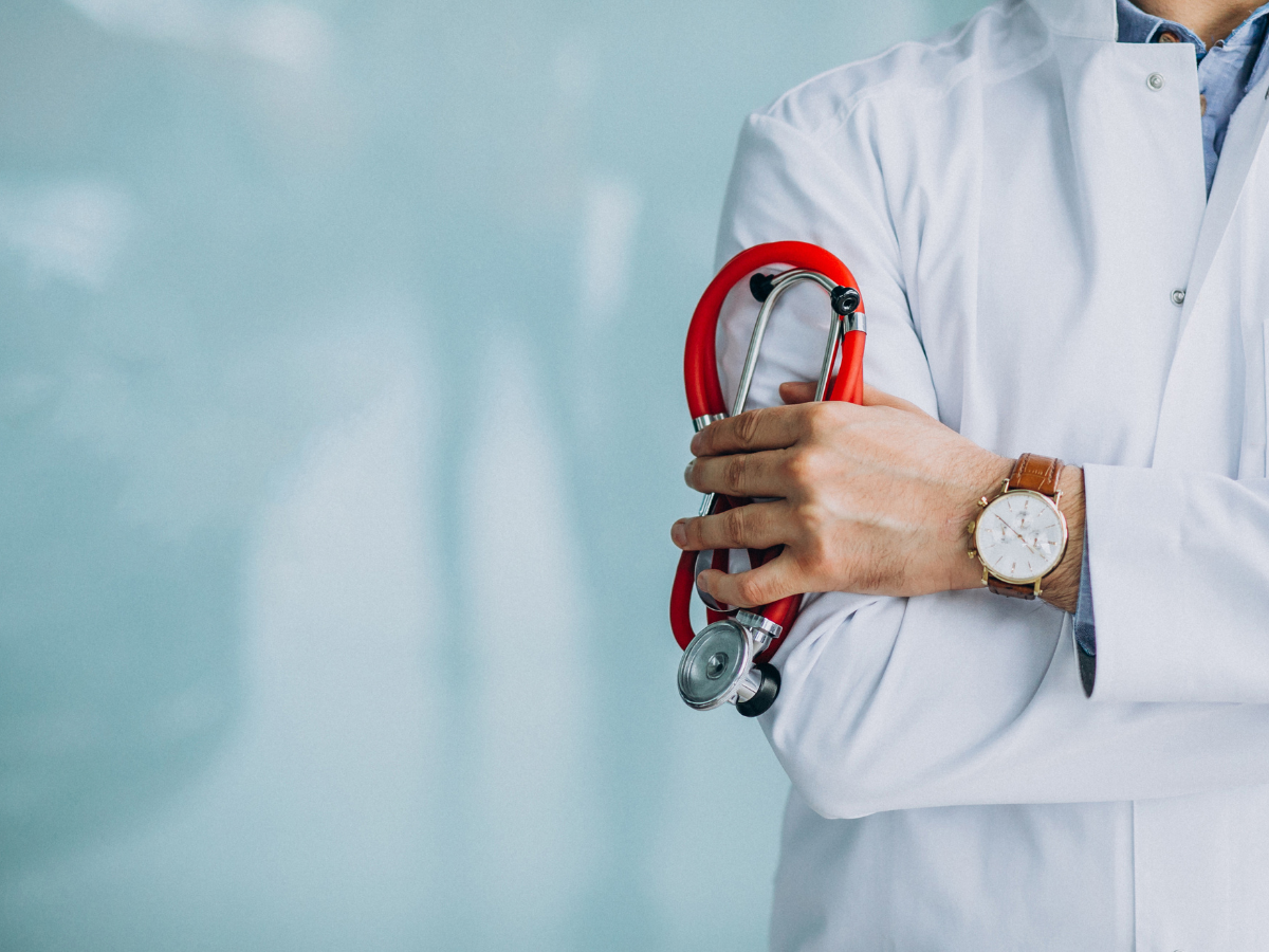Infecção grave e AVC: Perigos de roer as unhas 1 infeccao grave e avc perigos de roer as unhas
