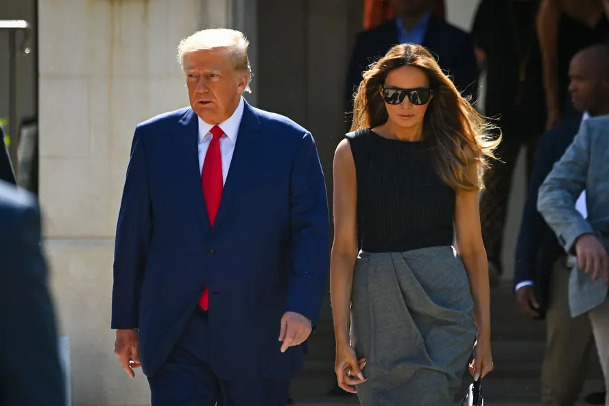 Melania Trump evita gafe de Donald durante funeral do Papa 1 melania trump evita gafe de donald durante funeral do papa