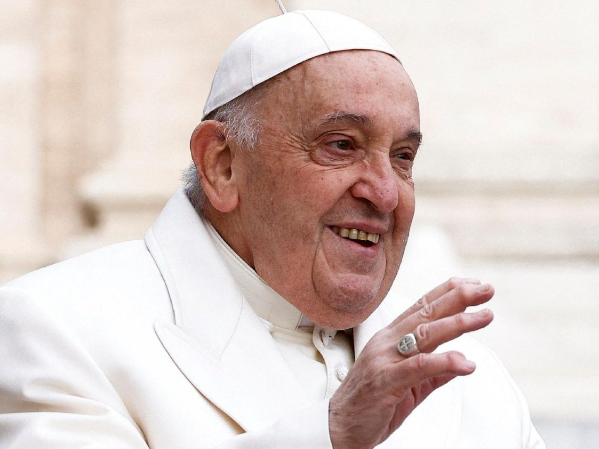 saiba o motivo da palavra papa ser usada antes do nome do pontifice