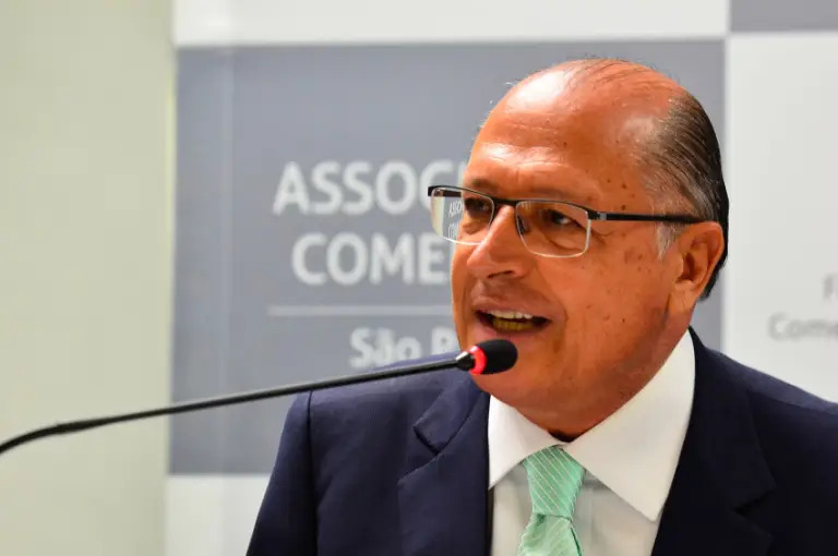 Alckmin passa por exames no Sírio Libanês após dores abdominais 1 alckmin passa por exames no sirio libanes apos dores abdominais