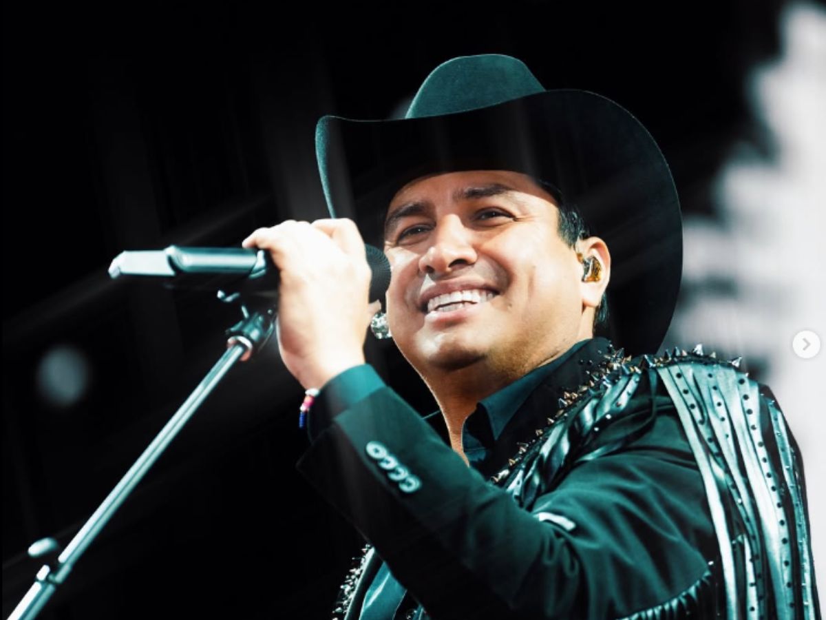 Após visto revogado, cantor mexicano adia show com ingressos esgotados 1 apos visto revogado cantor mexicano adia show com ingressos esgotados