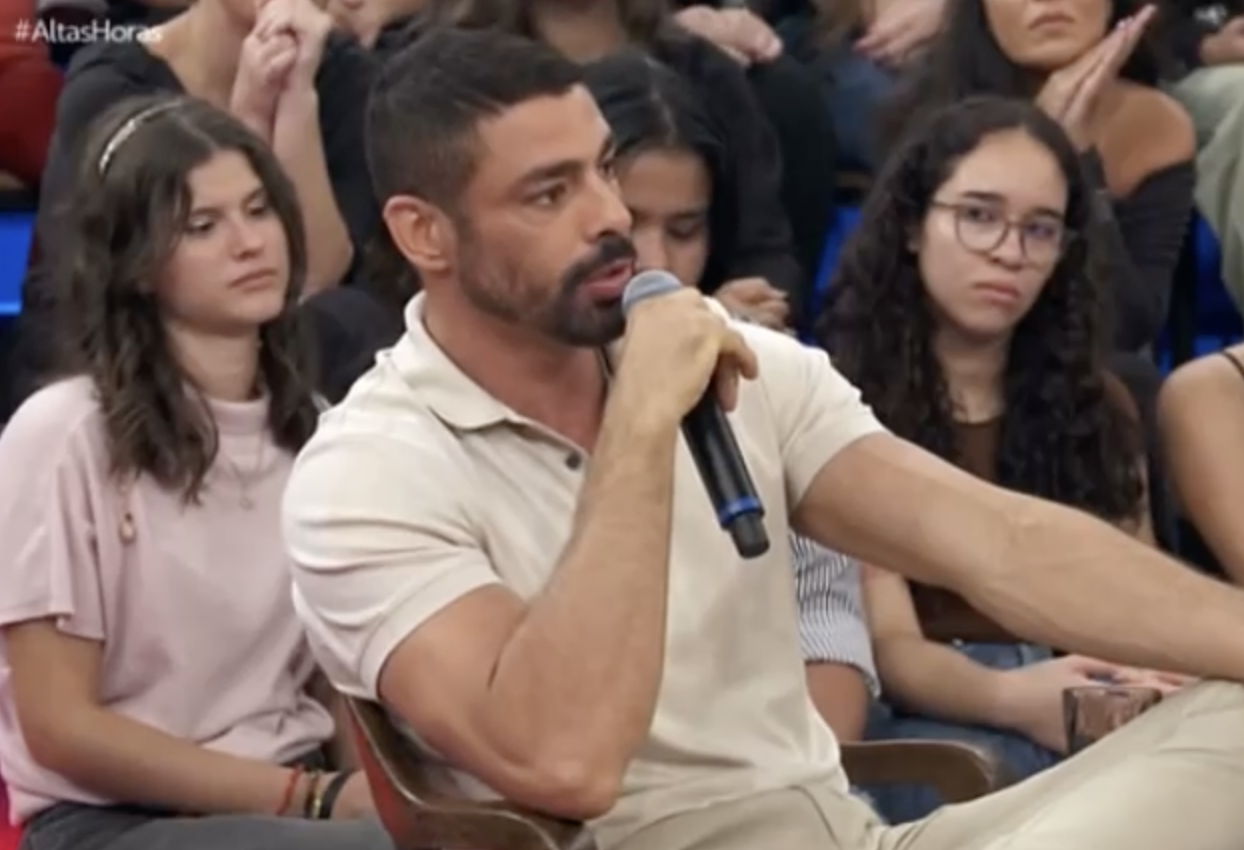 Cauã Reymond faz desabafo sobre bullying no Altas Horas 1 caua reymond faz desabafo sobre bullying no altas horas