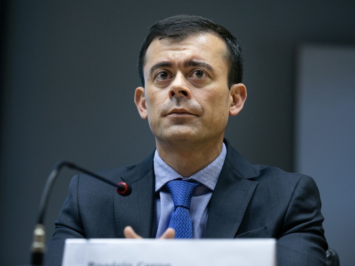 crise do iof paralisa cpis e deixa governo sem alternativas