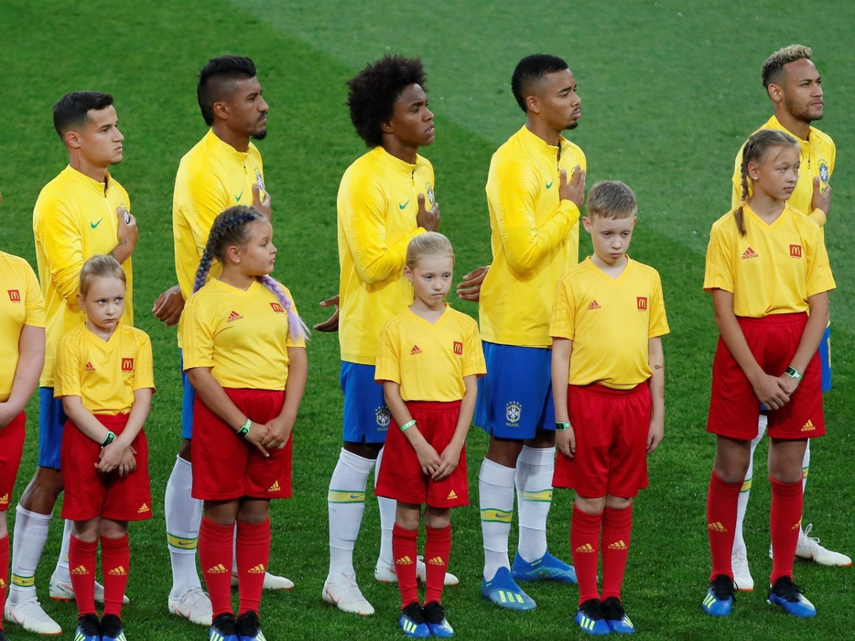Desrespeito ao Hino Nacional e ao Minuto de Silêncio nos Estádios 1 desrespeito ao hino nacional e ao minuto de silencio nos estadios