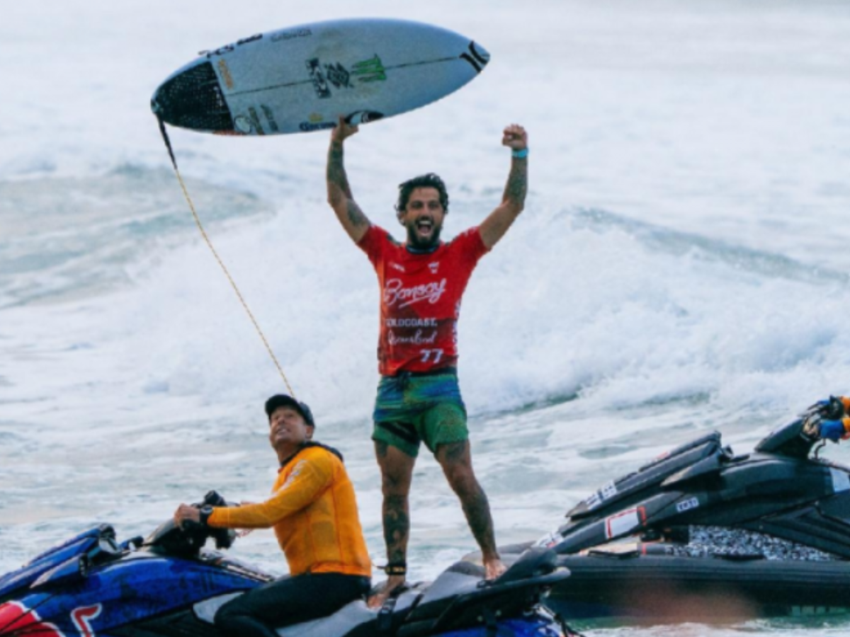Filipe Toledo Vence com Nota 10 em Etapa da WSL Após Pausa por Saúde Mental 1 filipe toledo vence com nota 10 em etapa da wsl apos pausa por saude mental