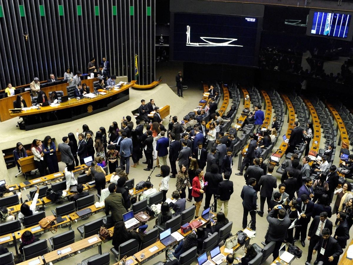 Isenção do Imposto de Renda para salários de até 5 mil é analisada na Câmara 1 isencao do imposto de renda para salarios de ate 5 mil e analisada na camara