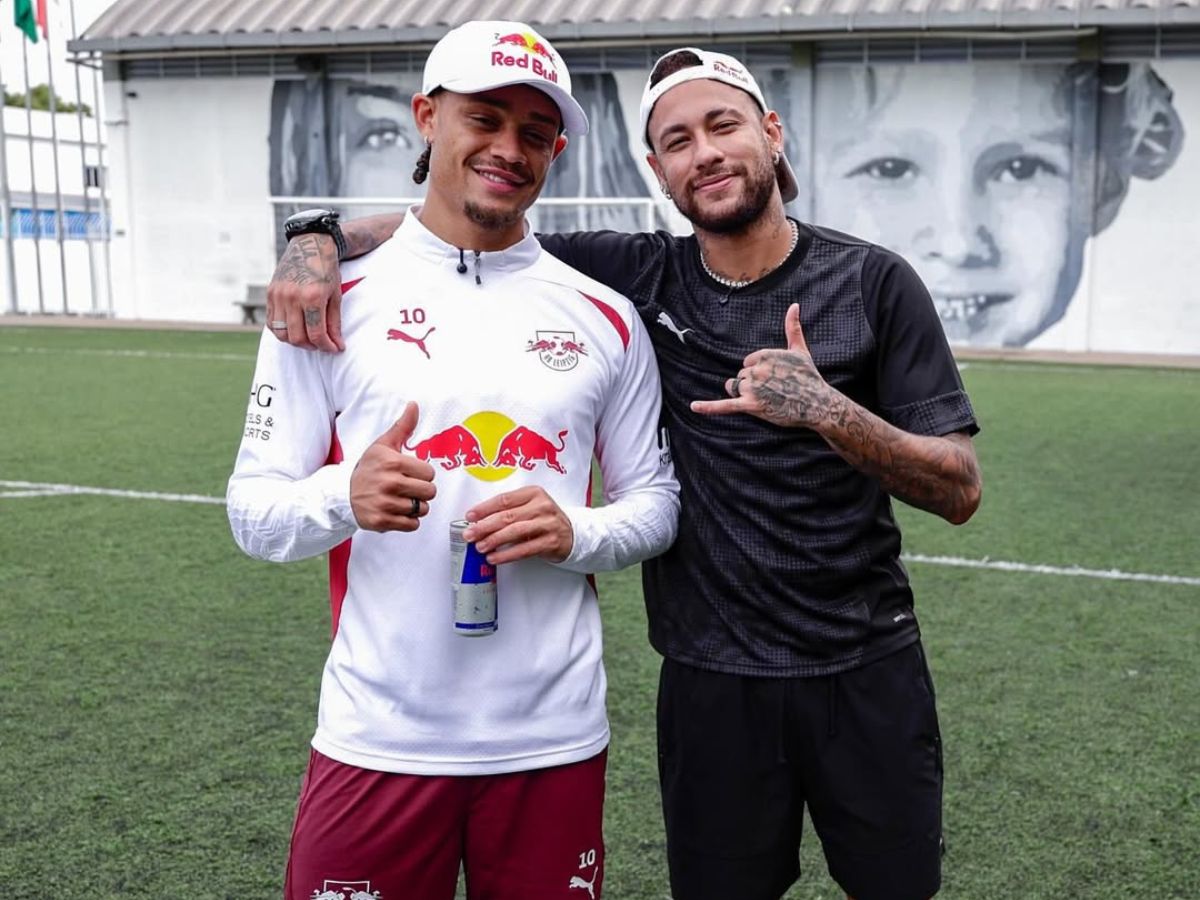 Neymar Recebe Visita de Craque Holandês Antes do Amistoso 1 neymar recebe visita de craque holandes antes do amistoso