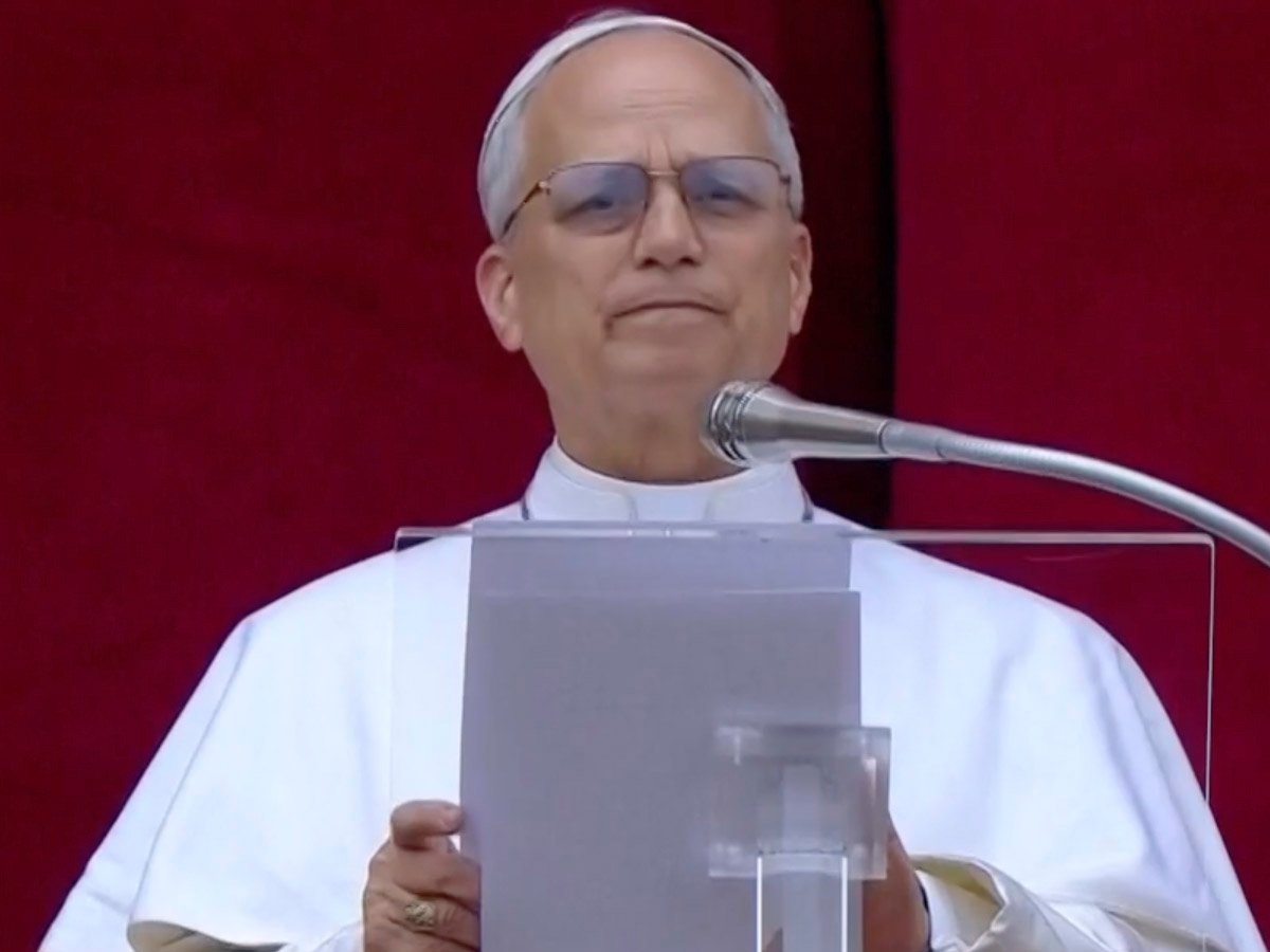 Papa Leão XIV faz apelo por paz em sua primeira bênção 1 papa leao xiv faz apelo por paz em sua primeira bencao