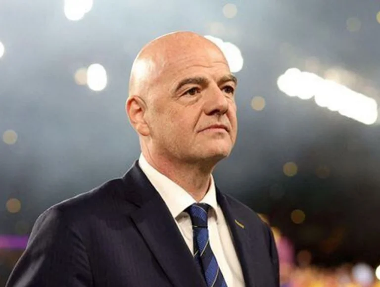 Presidente da FIFA Se Atrasa em Congresso e Gera Tensão com Dirigentes Europeus 1 presidente da fifa se atrasa em congresso e gera tensao com dirigentes europeus