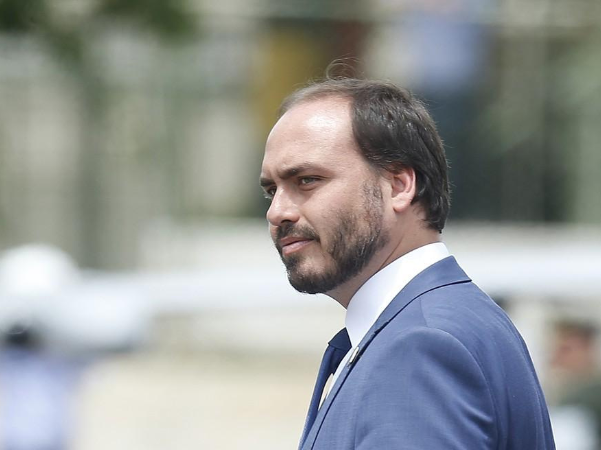 Carlos Bolsonaro Considera Candidatura ao Senado em 2026 1 carlos bolsonaro considera candidatura ao senado em 2026