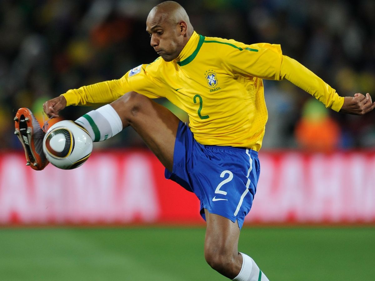 Ex-Lateral da Seleção Faz Tatuagem em Homenagem à Inter de Milão ao Vivo 1 exlateral da selecao faz tatuagem em homenagem a inter de milao ao vivo