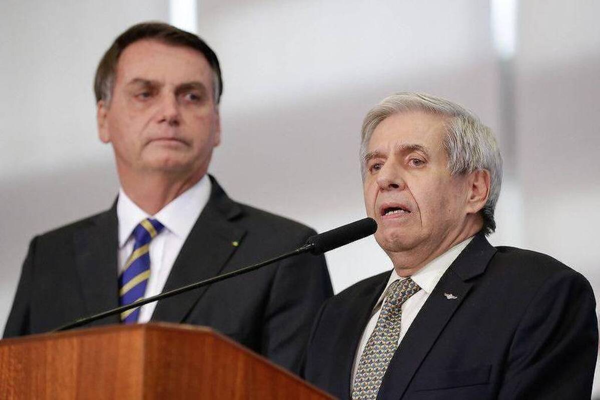 Ex-Ministro Augusto Heleno Recorre ao Silêncio em Depoimento 1 exministro augusto heleno recorre ao silencio em depoimento