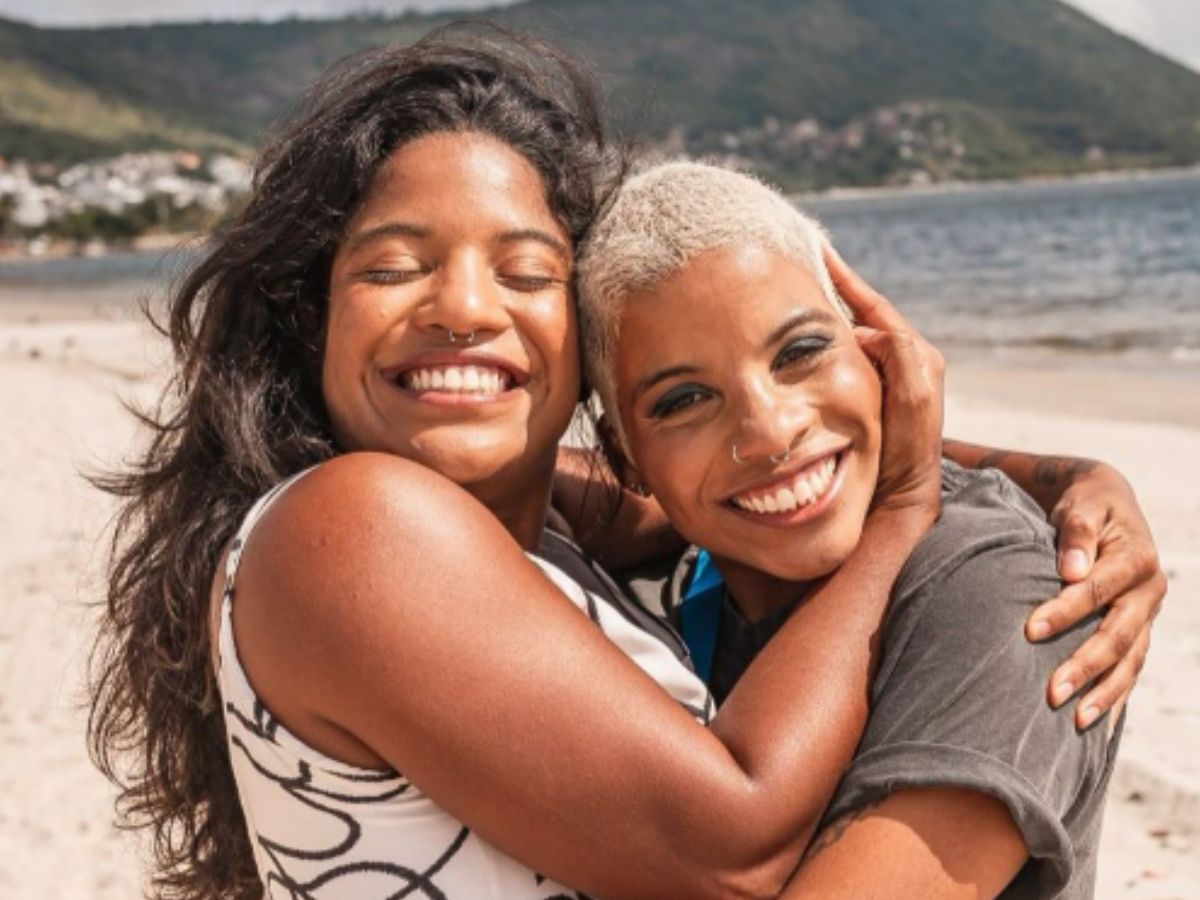 Família de brasileira que morreu na Indonésia soube da autópsia pela imprensa: Absurdo 1 familia de brasileira que morreu na indonesia soube da autopsia pela imprensa absurdo