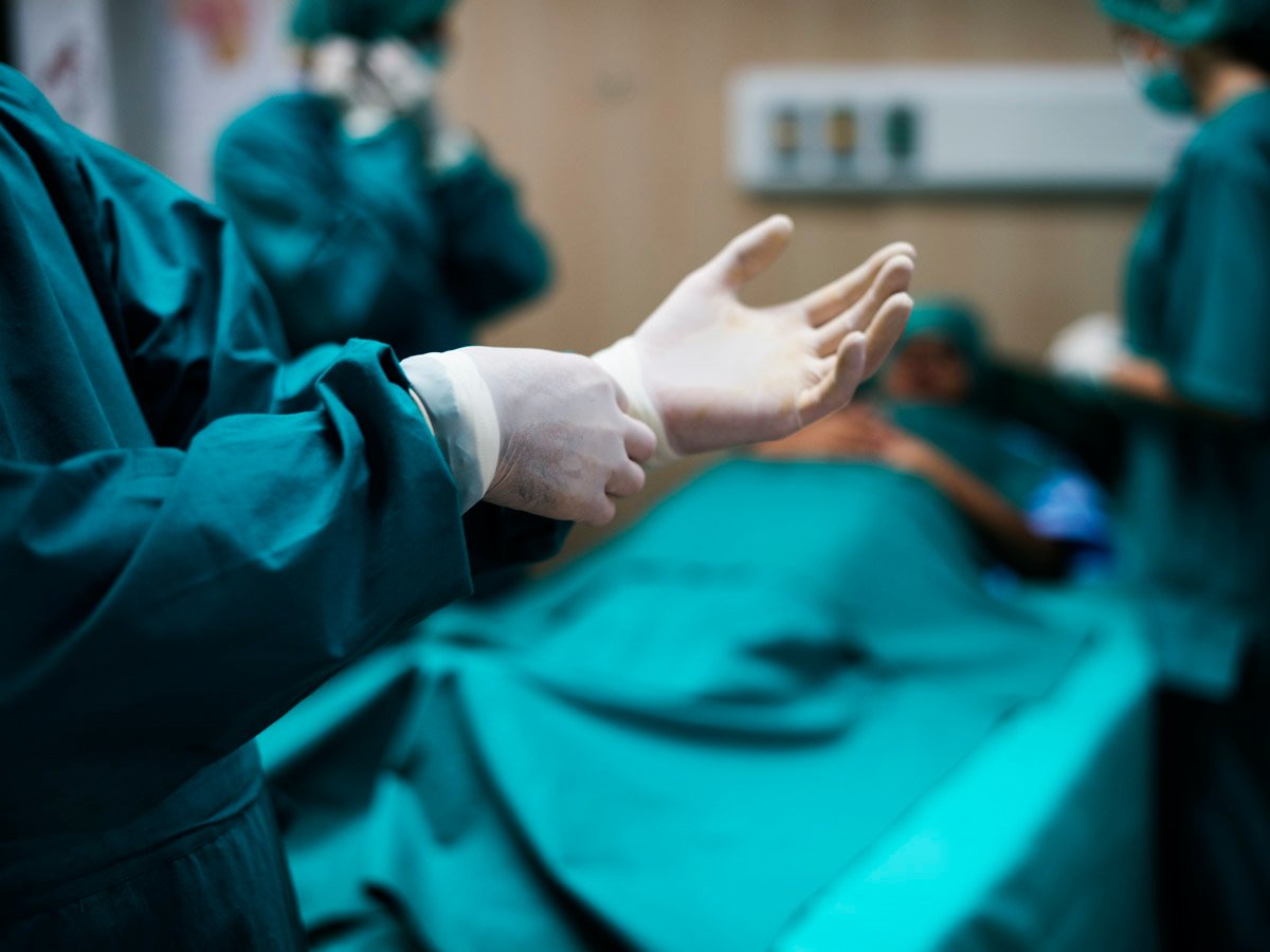Homem entala coco no ânus e médicos realizam cirurgia 1 homem entala coco no anus e medicos realizam cirurgia