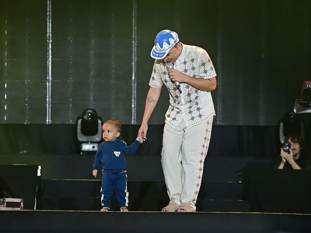João Gomes encanta público ao levar filho ao palco em Caruaru 1 joao gomes encanta publico ao levar filho ao palco em caruaru