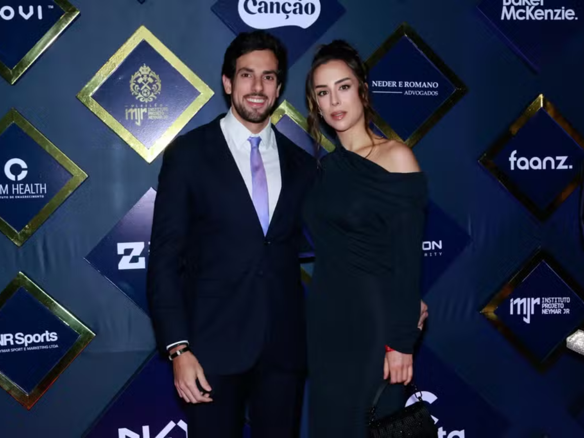 Lara Silva confirma casamento com Julinho Casares: 'Esse ano sai!' 1 lara silva confirma casamento com julinho casares esse ano sai