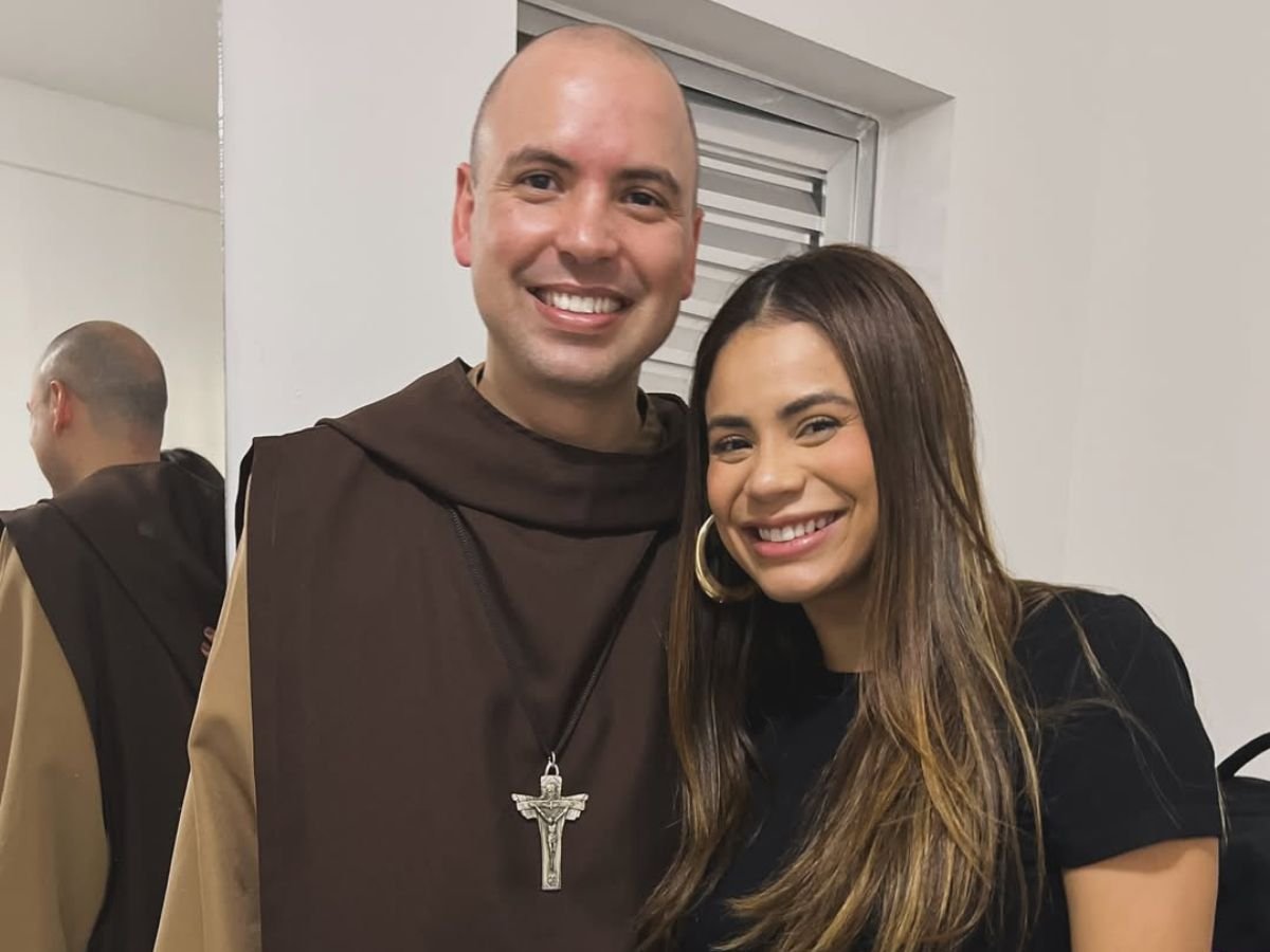Lexa Emociona-se em Oração com Frei Gilson e Fala sobre Luto 1 lexa emocionase em oracao com frei gilson e fala sobre luto