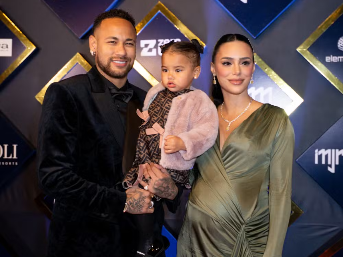 Mavie brilha com look de R$ 8 mil no leilão beneficente de Neymar Jr. 1 mavie brilha com look de r 8 mil no leilao beneficente de neymar jr
