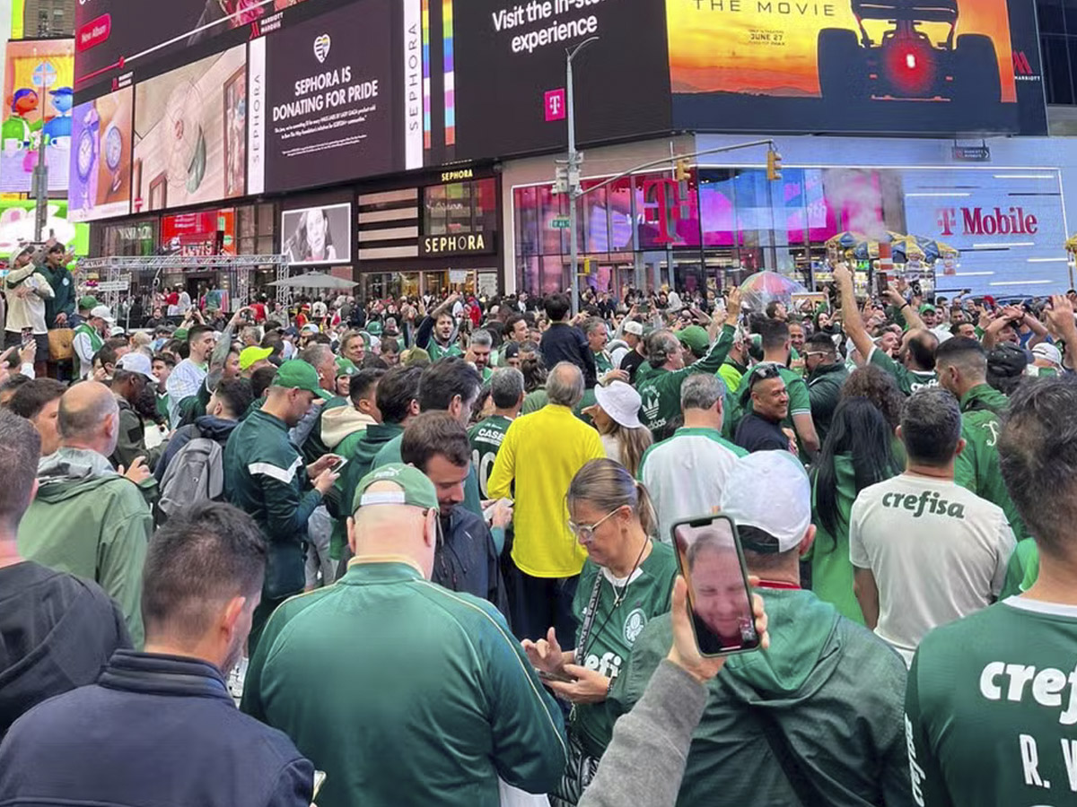 Palmeirenses Tomam Nova York Antes da Estreia no Mundial 1 palmeirenses tomam nova york antes da estreia no mundial