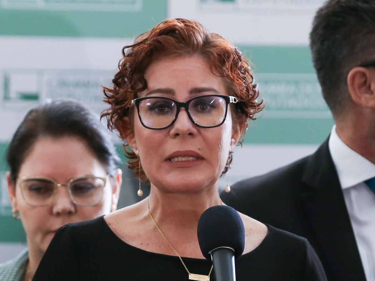 PT Pressiona Câmara para Cassar Carla Zambelli 1 pt pressiona camara para cassar carla zambelli