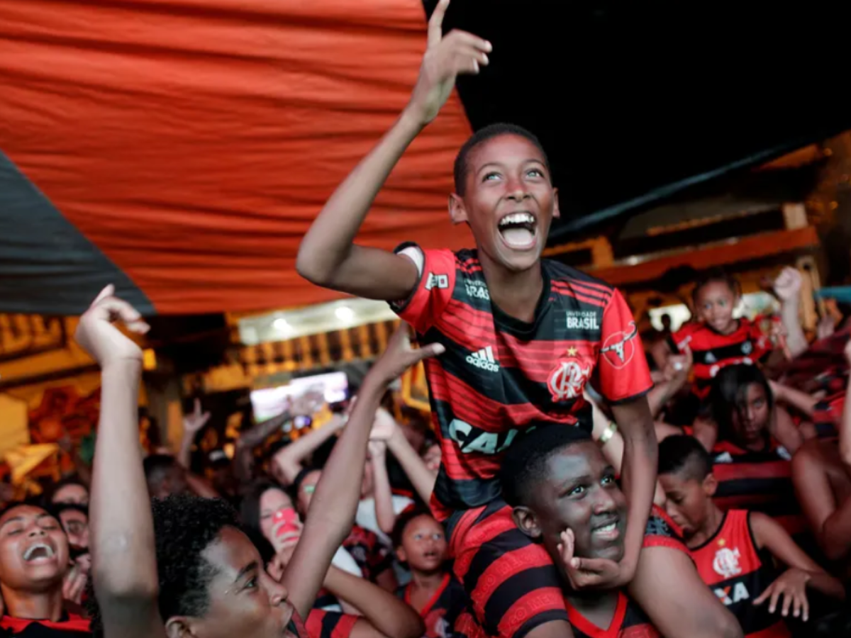 Uma Vez Pra Sempre: Por Que o Flamengo Escolhe Seus Torcedores Pela Alma e o Coração 1 uma vez pra sempre por que o flamengo escolhe seus torcedores pela alma e o coracao