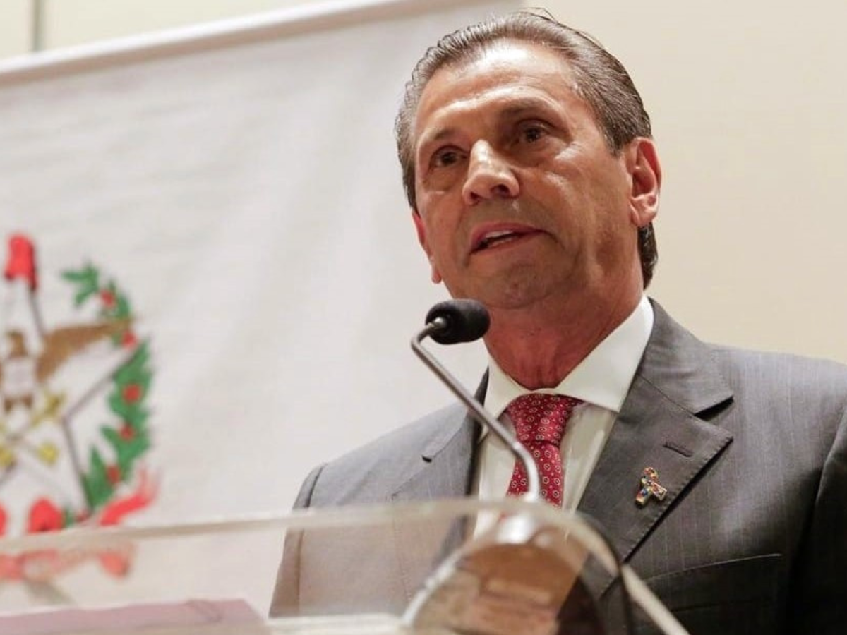 Vereador do PT protocola pedido de impeachment contra governador Jorginho Mello em SC 1 vereador do pt protocola pedido de impeachment contra governador jorginho mello em sc