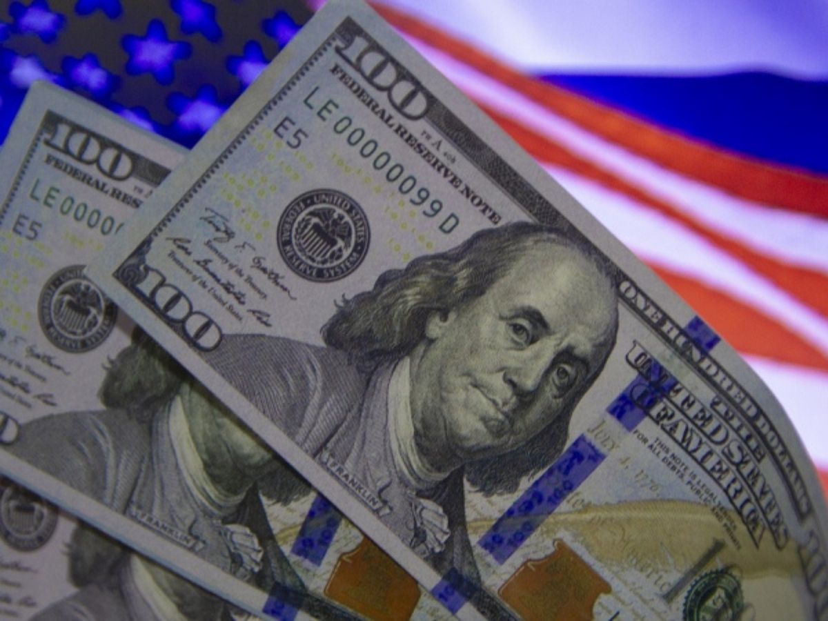 Dólar Recua Mais Uma Vez Nesta Semana e Atinge Menor Valor em Dez Meses 1 dolar recua mais uma vez nesta semana e atinge menor valor em dez meses