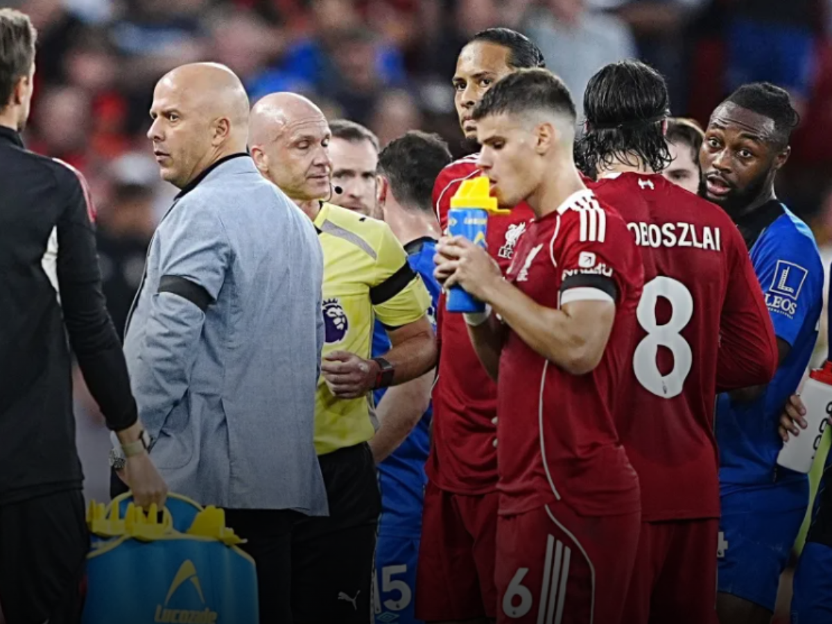 abertura da premier league e marcada por denuncia de racismo em anfield