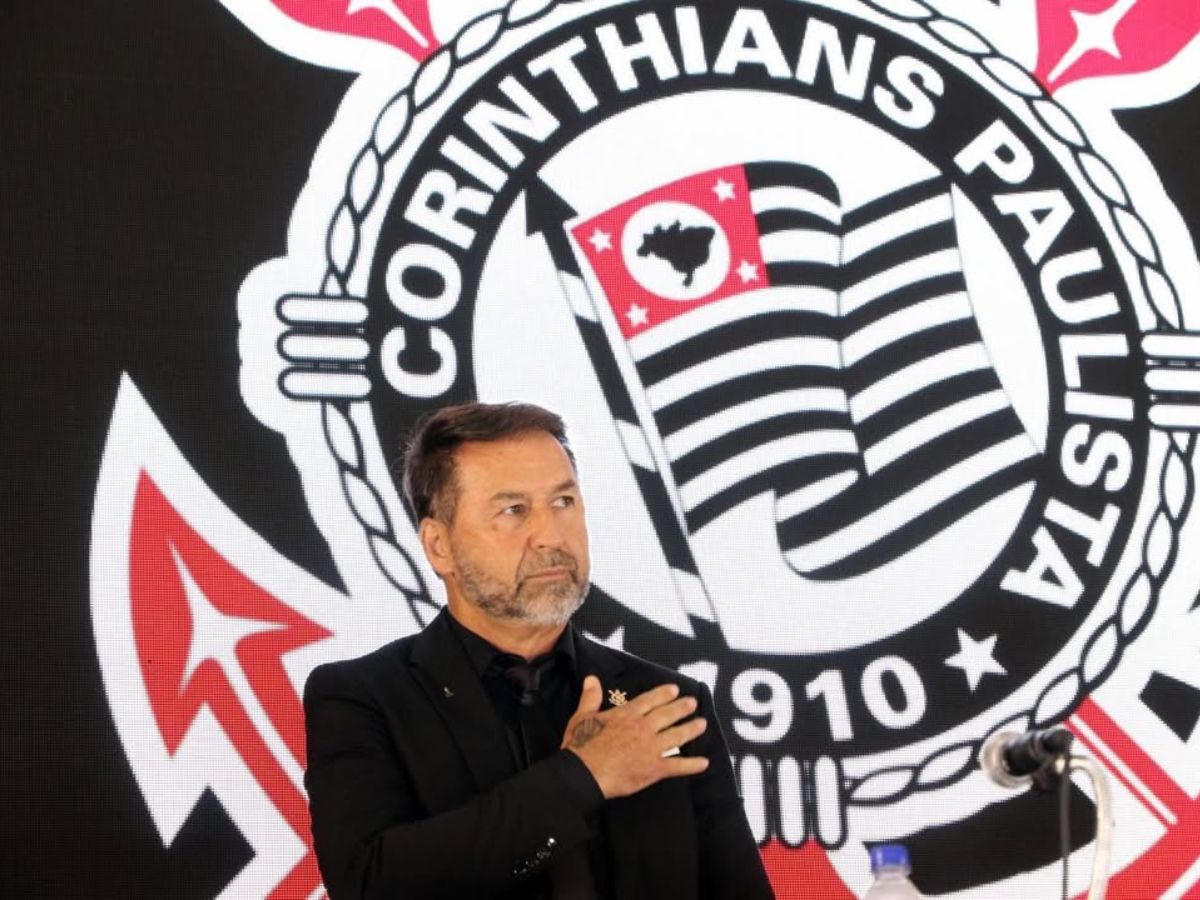 Augusto Melo é destituído da presidência do Corinthians 1 augusto melo e destituido da presidencia do corinthians