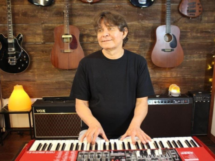 Após duas semanas na UTI, Lô Borges inicia hemodiálise e segue sem previsão de alta.